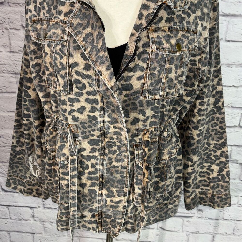 POL Women's Leopard Cheetah Print Distressed Cargo Jacket Size L - Picture 5 of 15
